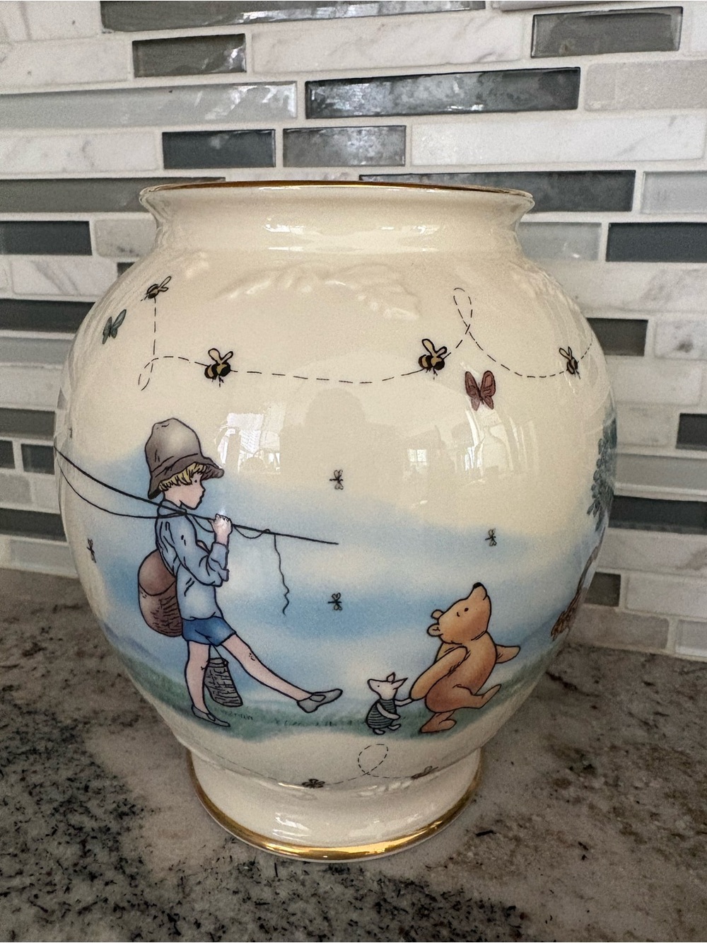 Disney Classic Winnie The Pooh “The Honey Pot” Vase Lenox Fine Ivory Porcelain